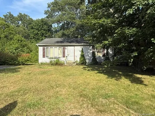23 Lafayette AVE, Mastic, NY 11950