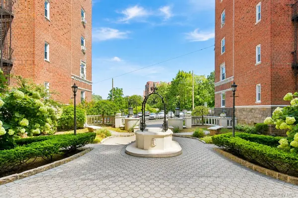 60 W Broad ST #1L, Fleetwood, NY 10552