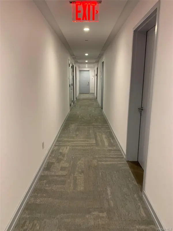 131-03 40th RD #12N, Flushing, NY 11354