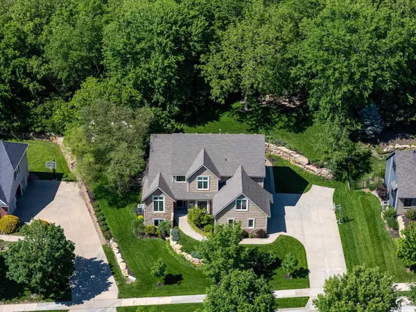 1725 Bobwhite DR, Lawrence, KS 66047