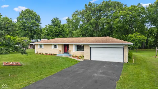 10751 N Rainbow LN, Mooresville, IN 46158