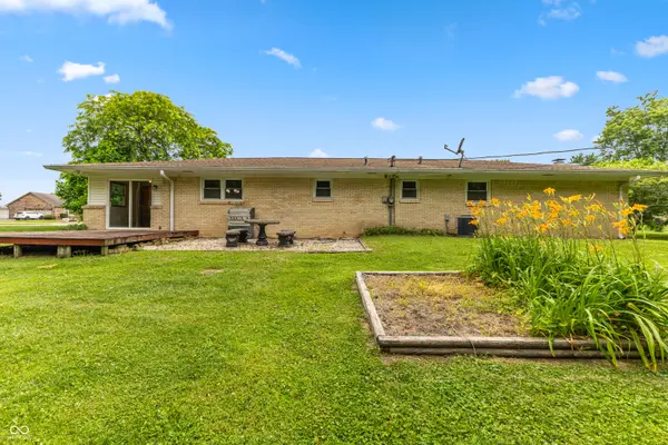 10751 N Rainbow LN, Mooresville, IN 46158