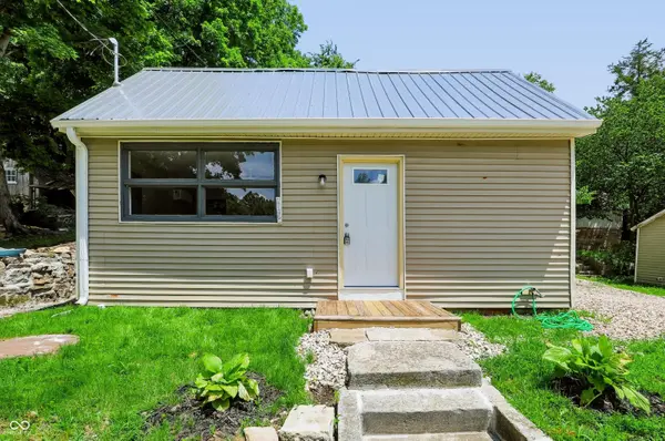 8146 Market, Stinesville, IN 47464