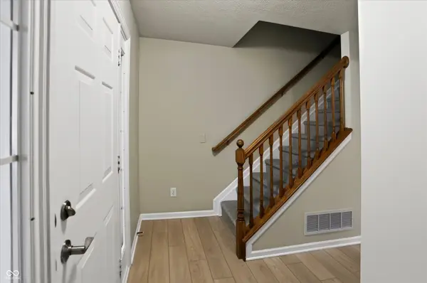 6532 Kingsbury Way, Zionsville, IN 46077