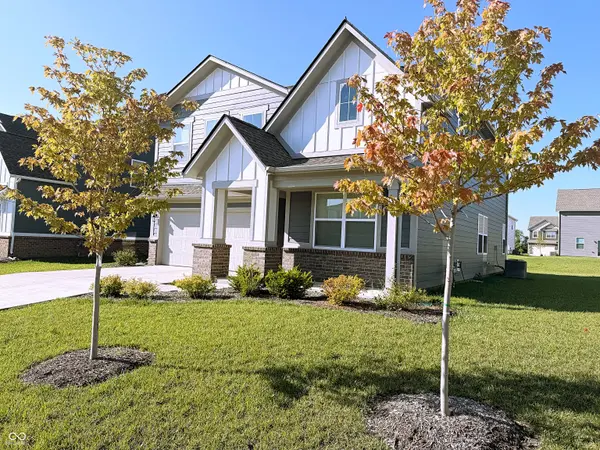 1161 Elmwood LN, Greenwood, IN 46143