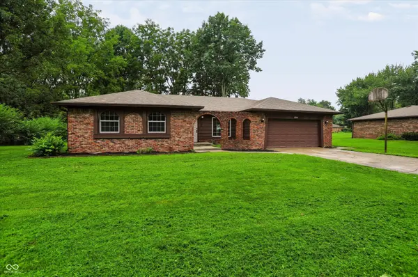 254 Summit Ridge DR, Greenwood, IN 46142