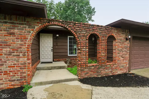 254 Summit Ridge DR, Greenwood, IN 46142