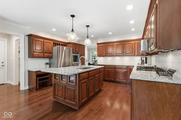 9118 Sand Key LN, Indianapolis, IN 46256
