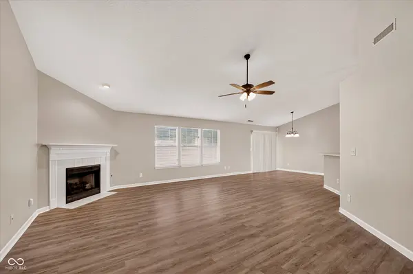 804 Weeping Way LN, Avon, IN 46123