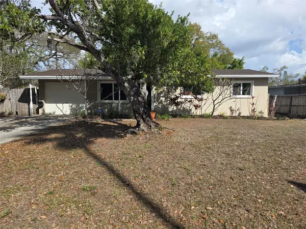 1015 RHODES AVE, Sarasota, FL 34237