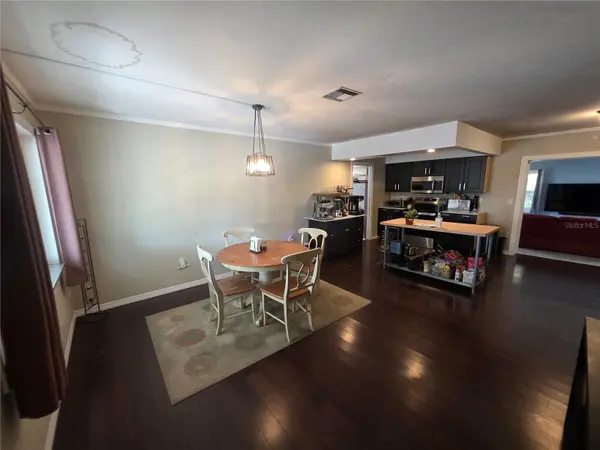 1015 RHODES AVE, Sarasota, FL 34237