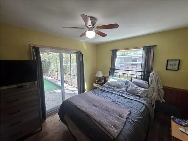 1015 RHODES AVE, Sarasota, FL 34237