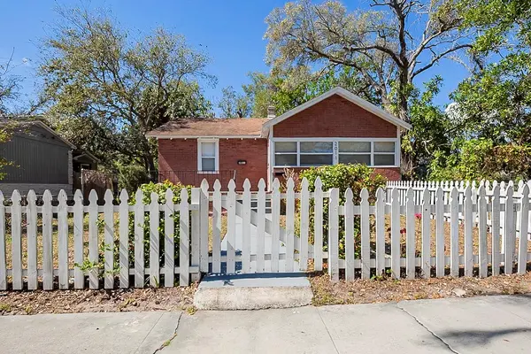 2011 10TH ST S, St Petersburg, FL 33705