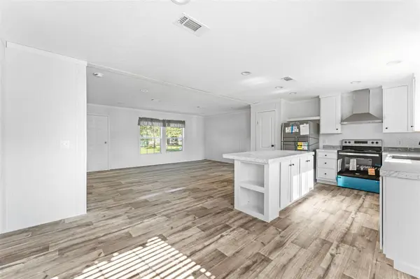 5207 ORANGE AVE, Port Orange, FL 32127