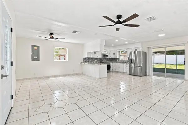 1719 JULIAN LN DR, Tampa, FL 33619