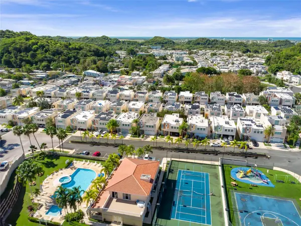 URB MIRABELLA VLG 2 CALLE NACAR, Bayamon, PR 00961