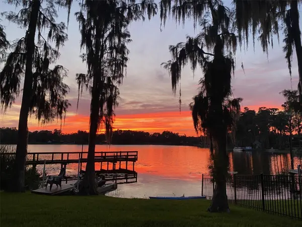 18010 CLEAR LAKE DR, Lutz, FL 33548