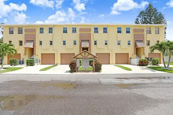 314 WINDRUSH BLVD #12, Indian Rocks Beach, FL 33785