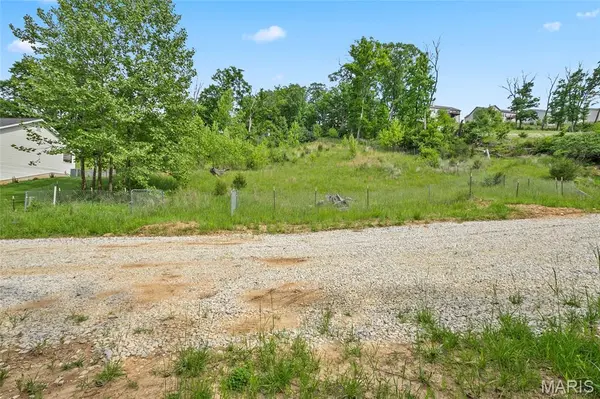6752 Walnut Valley, High Ridge, MO 63049