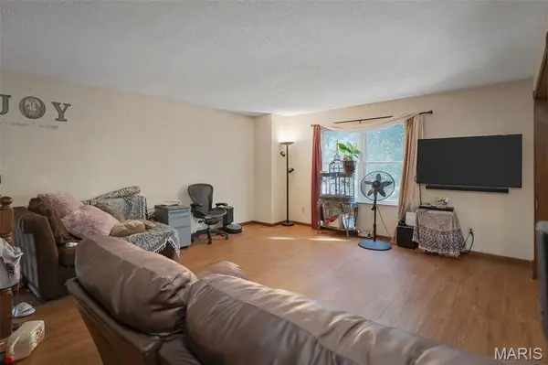 502 Hunter Chaise DR, Wentzville, MO 63385