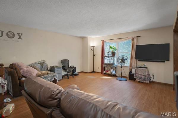 502 Hunter Chaise DR, Wentzville, MO 63385