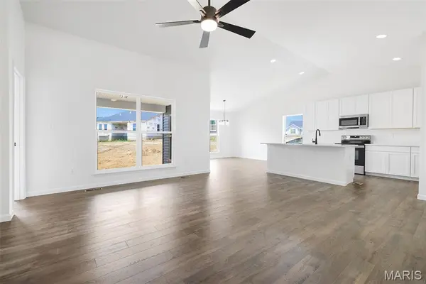 556 Apple Orchard LN, O'fallon, MO 63385