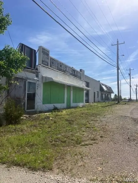 902 Old Route 66, St Robert, MO 65584