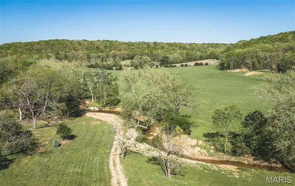 2288 Highway Y, Belle, MO 65013