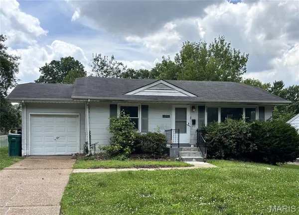 1246 Darr DR, St Louis, MO 63137
