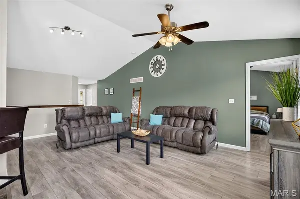 1152 Jaxson DR, Foristell, MO 63348