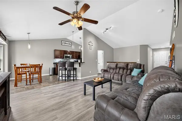 1152 Jaxson DR, Foristell, MO 63348