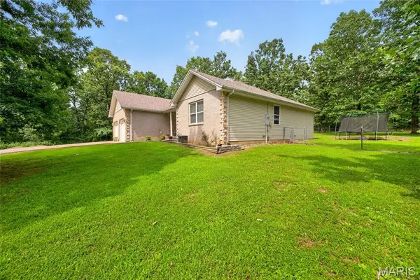 24450 Remington LN, Lebanon, MO 65536