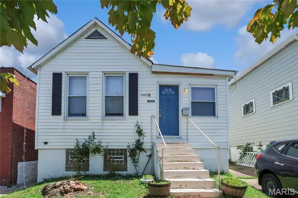 4538 Ray AVE, St Louis, MO 63116