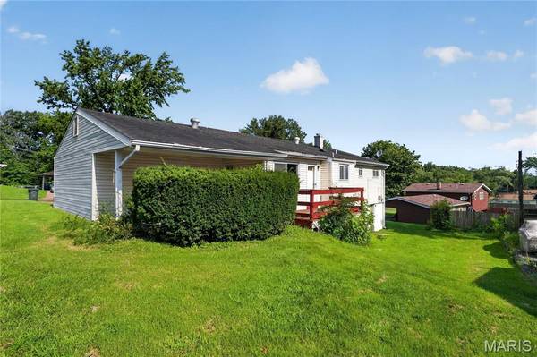 5500 Donbar DR, St Louis, MO 63121