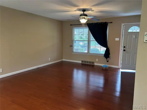 31 Graeler DR, St Louis, MO 63146