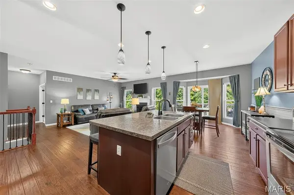 1125 Crystal Creek Pkwy, Wentzville, MO 63385