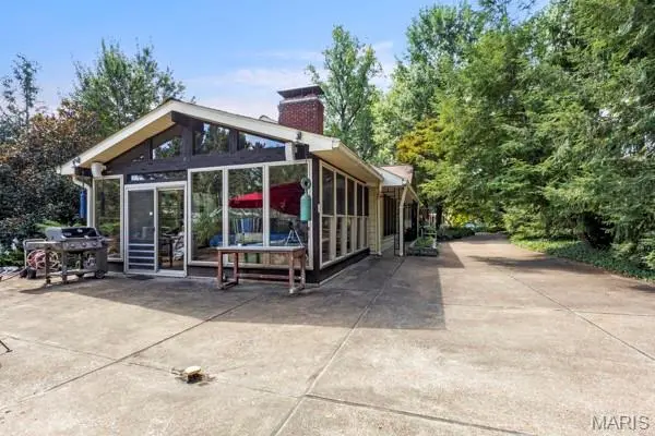 Address not disclosed, Webster Groves, MO 63119