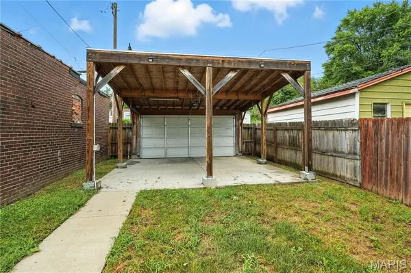 3555 S Spring AVE, St Louis, MO 63116