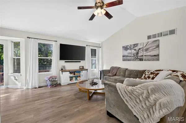 206 Geranium DR, O'fallon, MO 63366