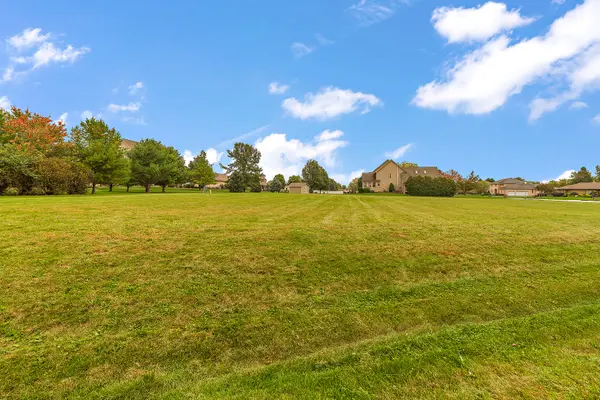 1040 Country LN, Bourbonnais, IL 60914