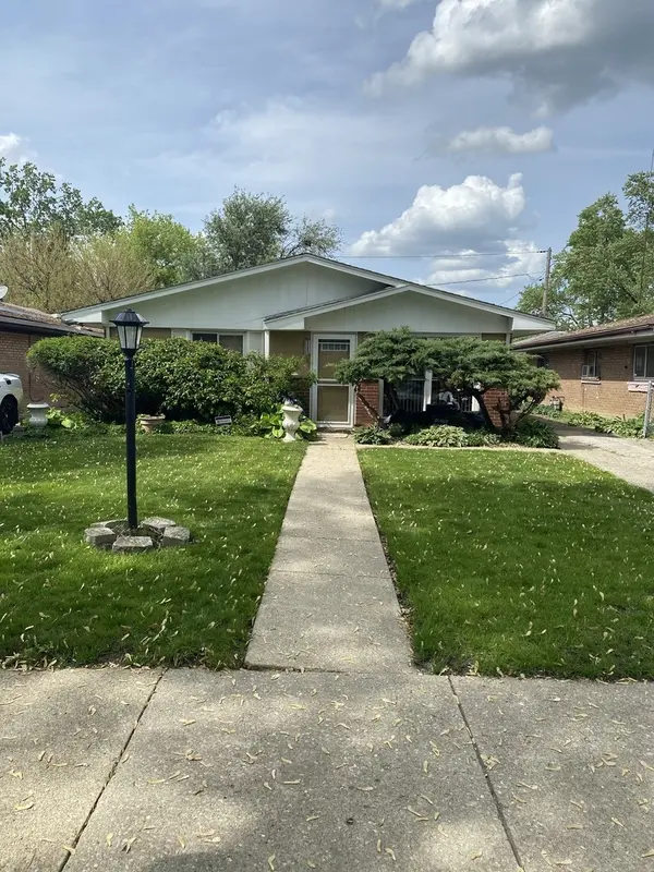 1521 E 13th PL, Ford Heights, IL 60411