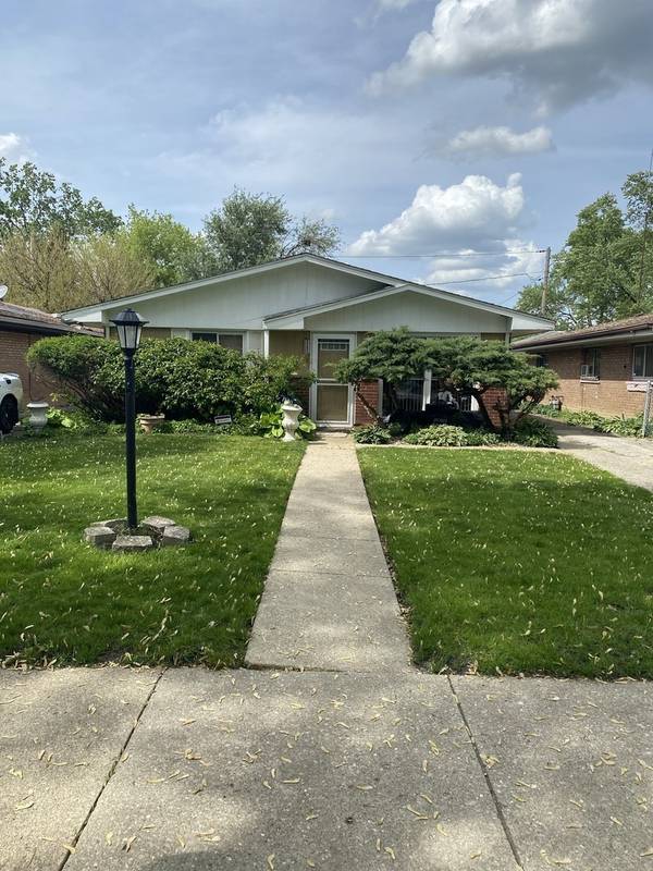 1521 E 13th PL, Ford Heights, IL 60411