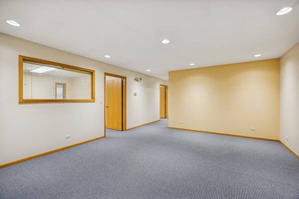 2050 Larkin AVE #200-201, Elgin, IL 60123