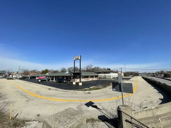 511 Rockland RD, Lake Bluff, IL 60044