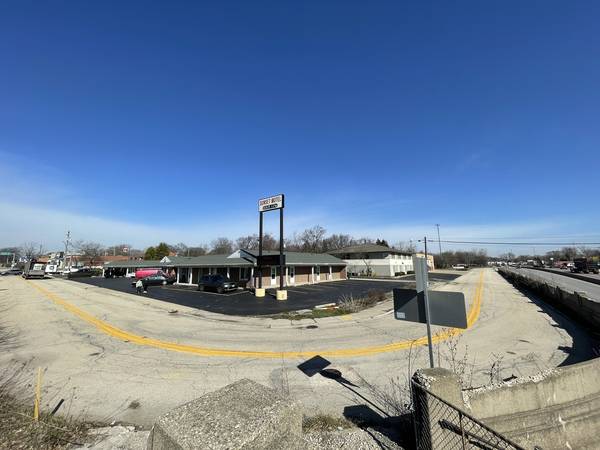 511 Rockland RD, Lake Bluff, IL 60044