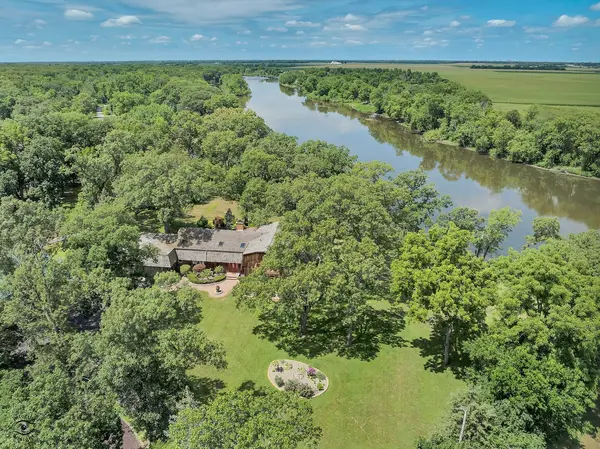 864 Ash DR, St. Anne, IL 60964