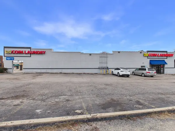 222-232 W Galena BLVD, Aurora, IL 60506