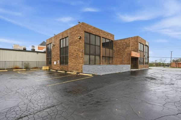2071 Irving Park RD, Hanover Park, IL 60133