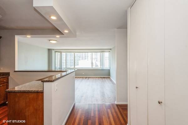 211 E Ohio ST #2704, Chicago, IL 60611