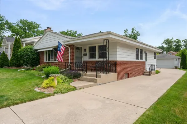 551 S Poplar AVE, Elmhurst, IL 60126